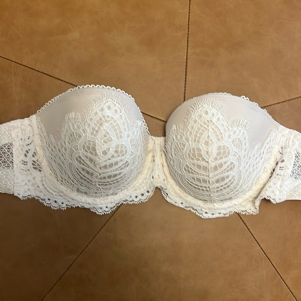 Victoria secret cream lace strapless bra